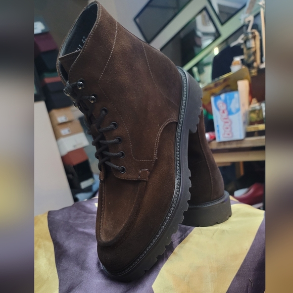 Doucal's 'Commander' Suede Derby Boot - Picture 6 of 11